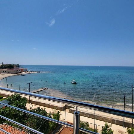 Apartman Dora With Sea View And Terrace ウマグ エクステリア 写真