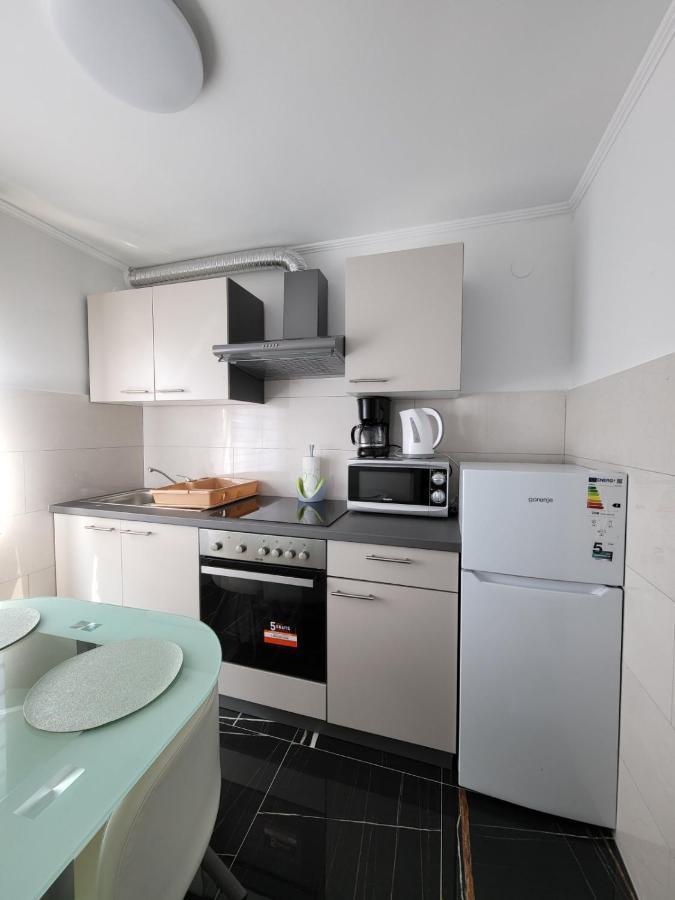 Apartman Dora With Sea View And Terrace ウマグ エクステリア 写真