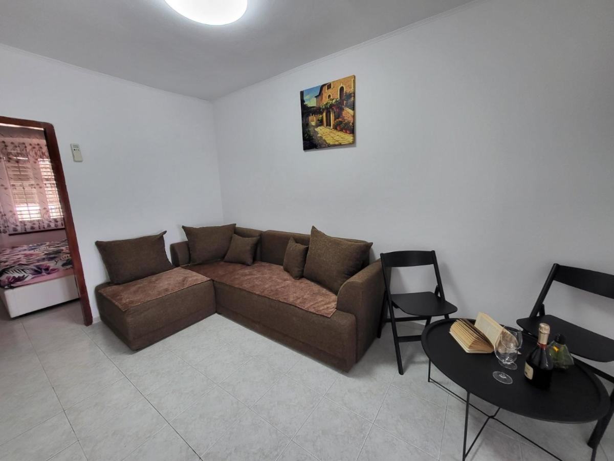 Apartman Dora With Sea View And Terrace ウマグ エクステリア 写真