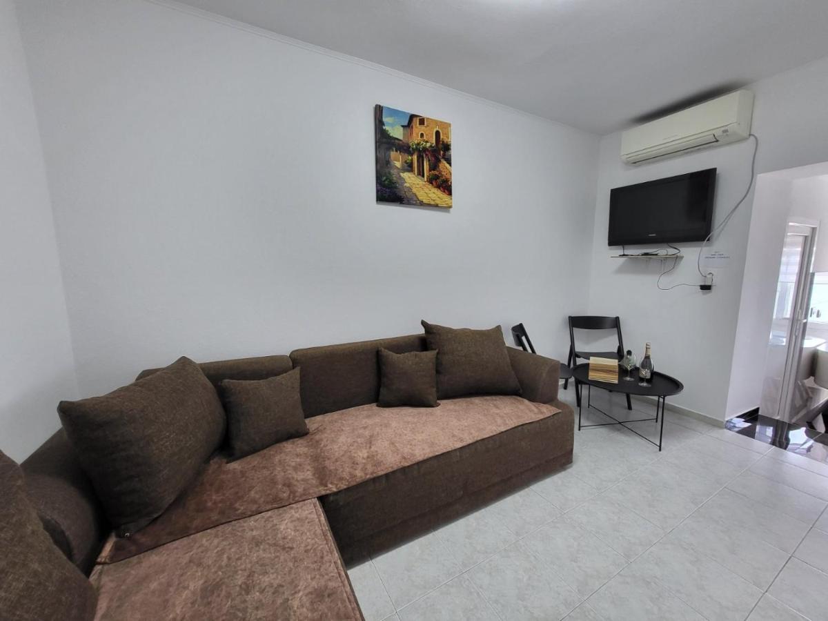 Apartman Dora With Sea View And Terrace ウマグ エクステリア 写真
