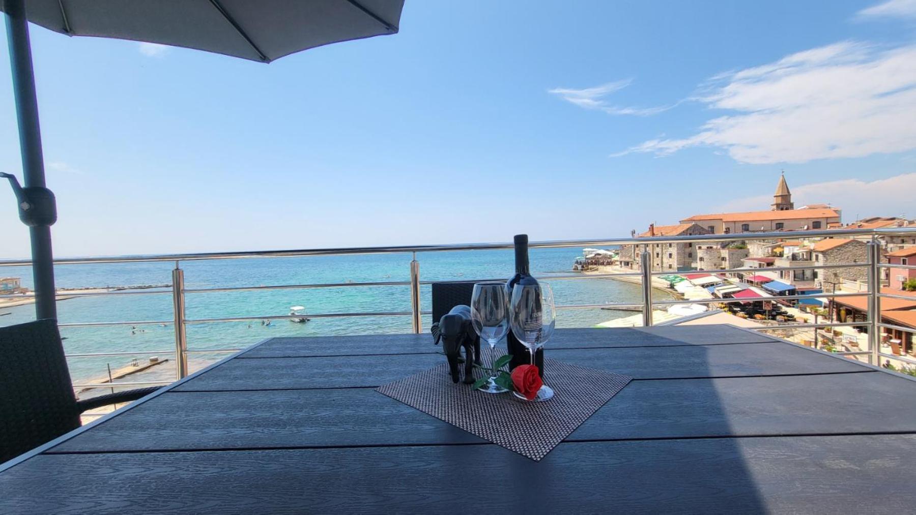 Apartman Dora With Sea View And Terrace ウマグ エクステリア 写真