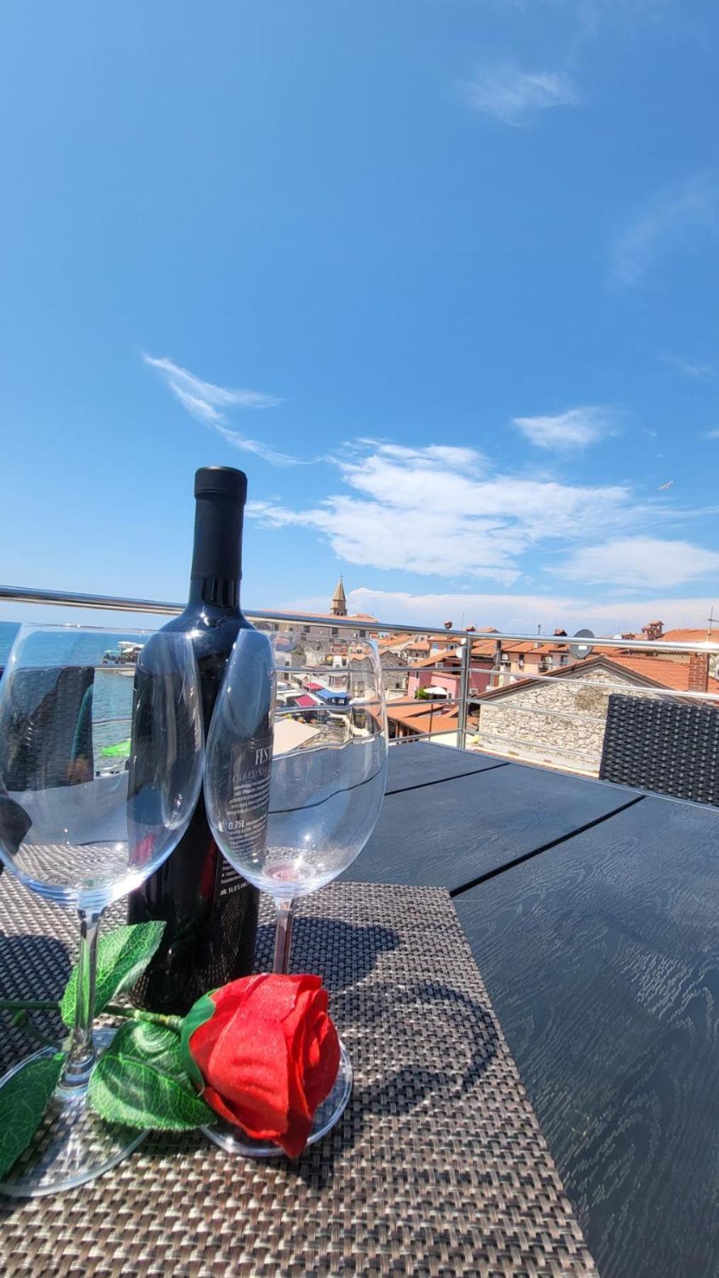 Apartman Dora With Sea View And Terrace ウマグ エクステリア 写真