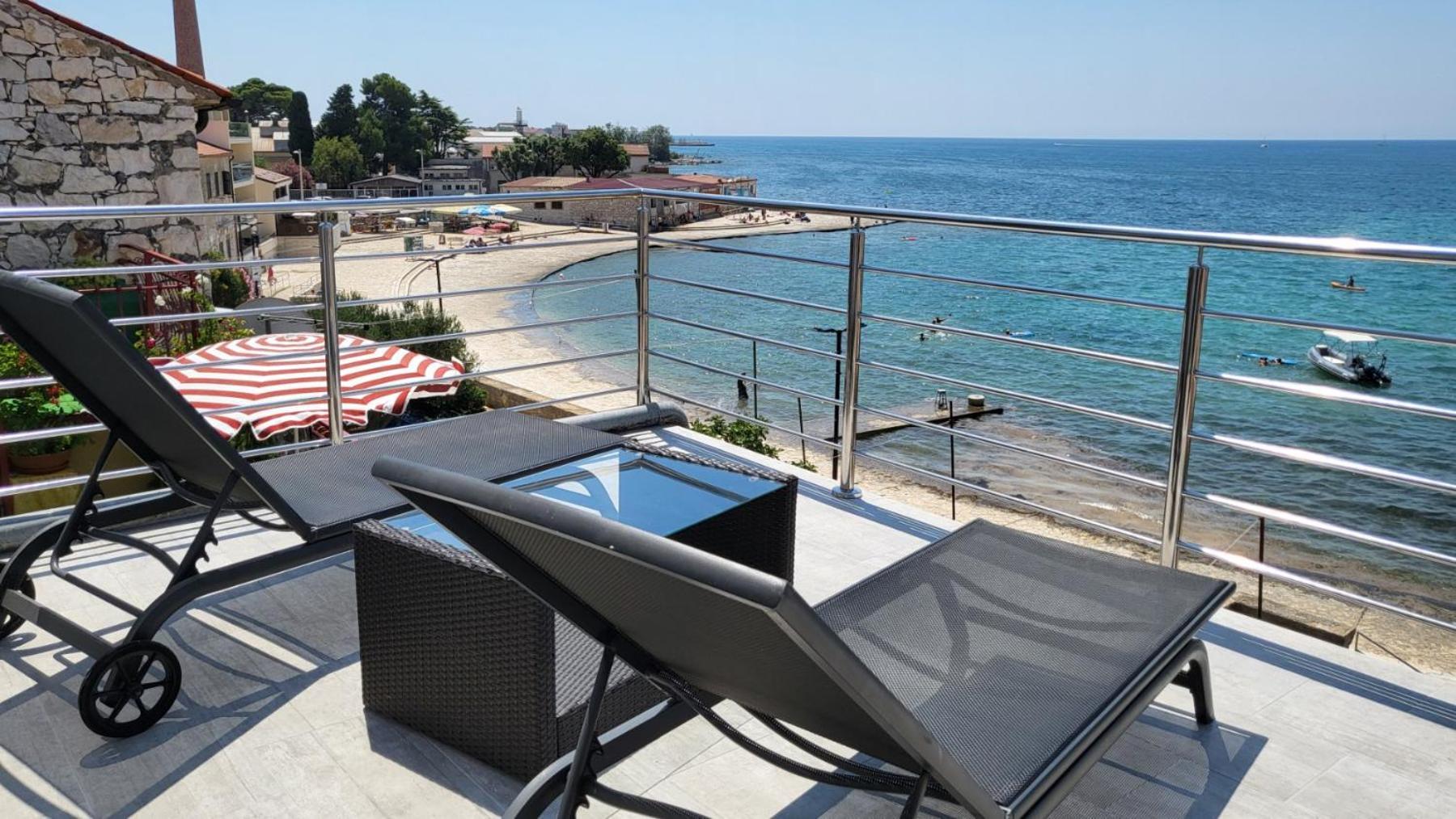 Apartman Dora With Sea View And Terrace ウマグ エクステリア 写真